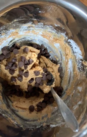 Recipe: Peanut Butter Chocolate Chip Truffles