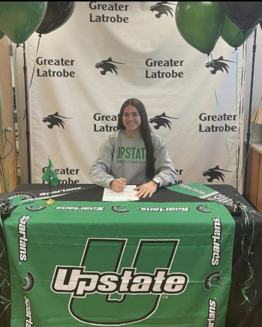 Emma Blair signs her National Letter of Intent to play D1 basketball at South Carolina Upstate University. 