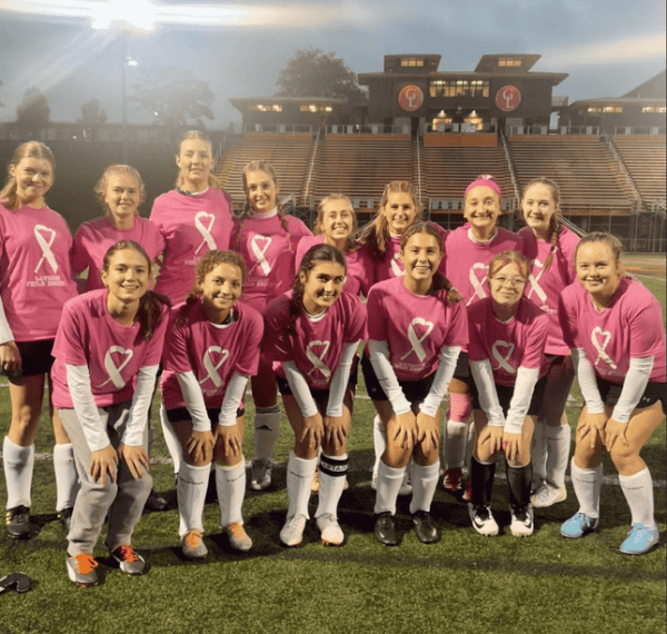 Greater Latrobe Field Hockey Supports Breast Cancer Awarness