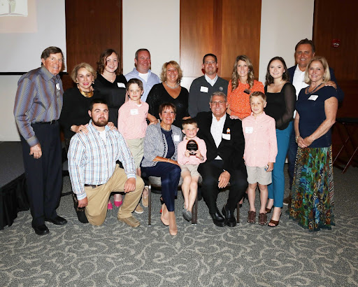 2023 Alumni of Distinction awardees Barry & Linda Banker and family.