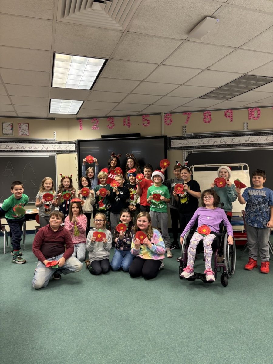 Gabby Amatucci with an elementary class